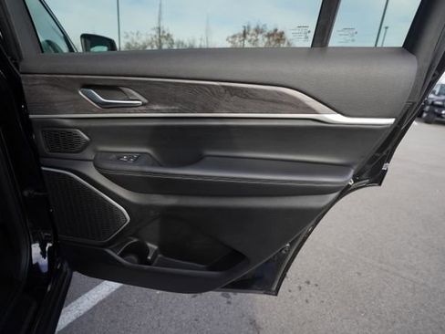 Used 2021 Jeep Grand Cherokee L Limited image 24