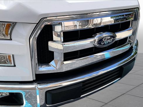 Used 2017 Ford F150 XLT w/ Trailer Tow Package RWD image 29