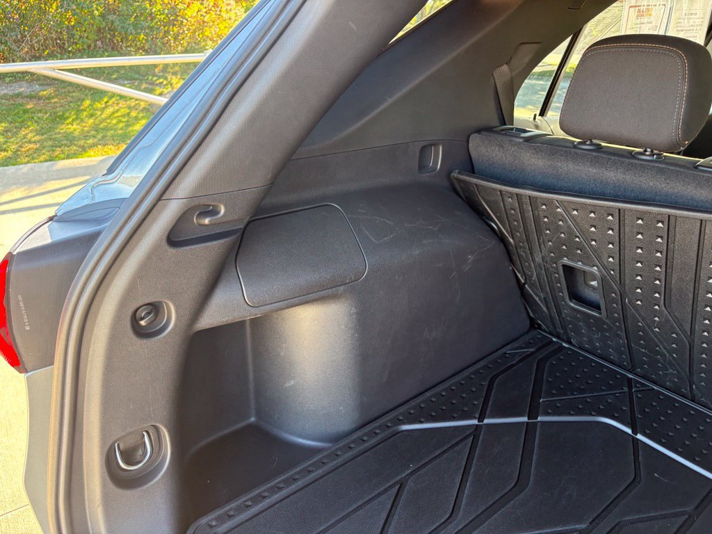 Used 2024 Chevrolet Equinox LT w/ LPO, Floor Liner Package FWD image 45