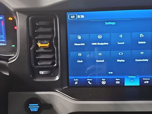 Used 2022 Ford Bronco Badlands image 19