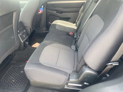 Used 2019 Ford Explorer XLT w/ Equipment Group 201A AWD/4WD image 9