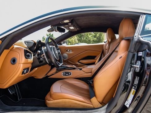 Used 2020 Aston Martin V8 Vantage Coupe RWD image 30