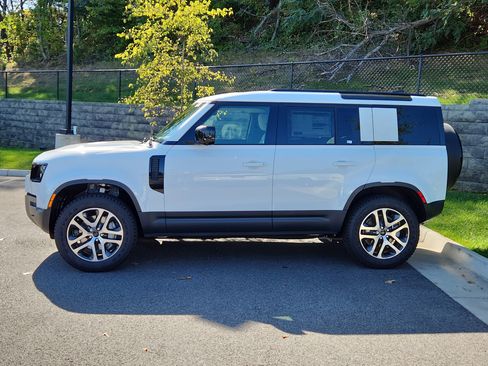 Used 2026 Land Rover Defender 110 S image 6