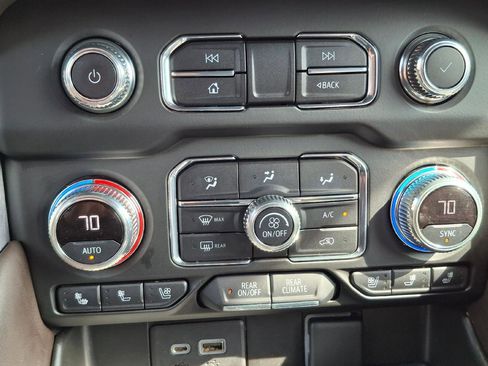 Used 2021 GMC Yukon XL SLT AWD/4WD image 19