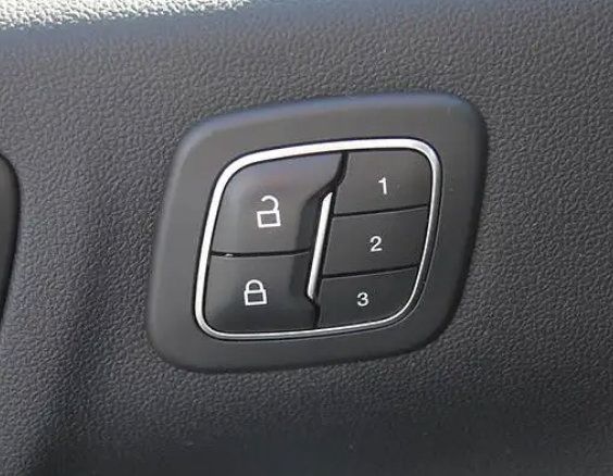 Used 2025 Ford Escape ST-Line Select AWD/4WD image 7