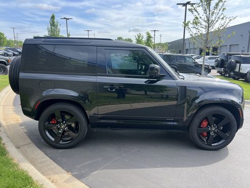 Certified 2023 Land Rover Defender 90 X image 9