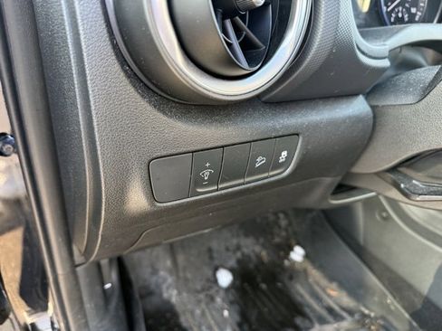 Used 2023 Hyundai Kona SE image 13