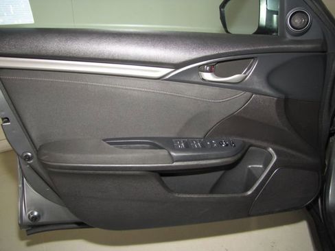 Used 2019 Honda Civic EX image 11