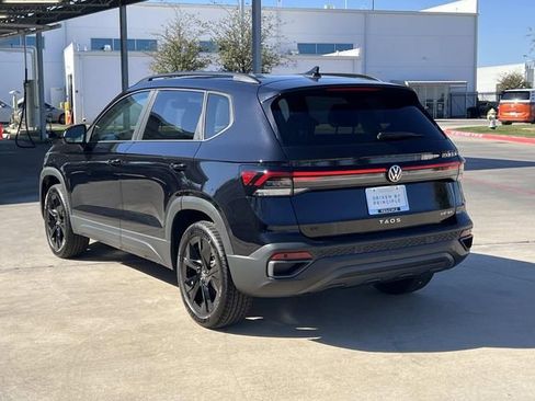 New 2026 Volkswagen Taos SE image 8