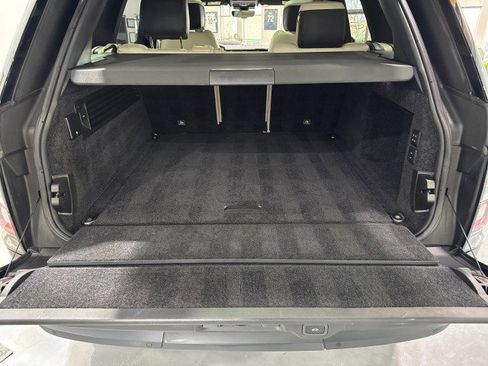 Used 2019 Land Rover Range Rover HSE image 14