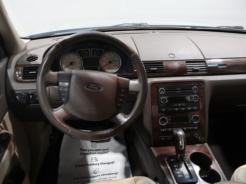 Used 2008 Ford Taurus SEL image 18