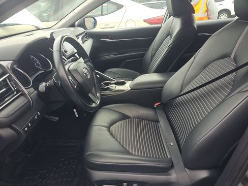 Used 2023 Toyota Camry SE FWD image 6