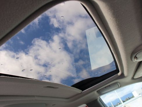 Used 2009 Toyota Sienna XLE image 21