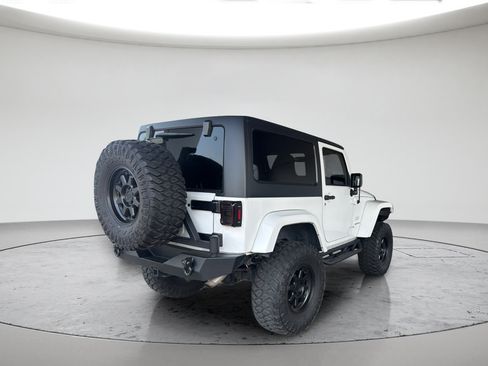 Used 2015 Jeep Wrangler Sahara w/ Connectivity Group AWD/4WD image 12