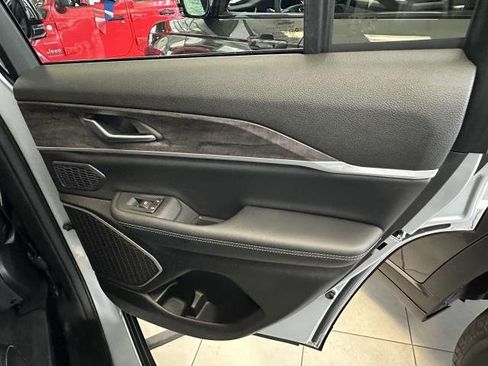 Used 2024 Jeep Grand Cherokee Limited 4xe image 27