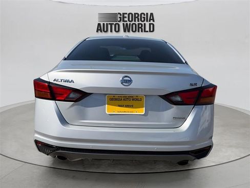 Used 2020 Nissan Altima 2.0 SR image 11