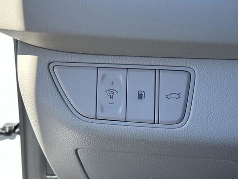 Used 2026 Genesis G70 2.5T image 28