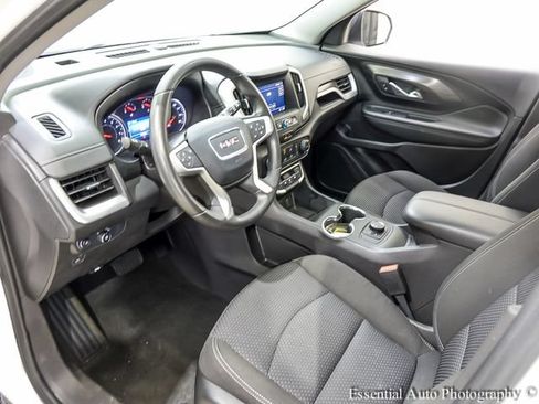 Used 2024 GMC Terrain SLE FWD image 11