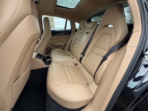 Used 2021 Porsche Panamera 4 image 23