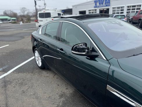 Used 2017 Jaguar XE Premium AWD/4WD image 11