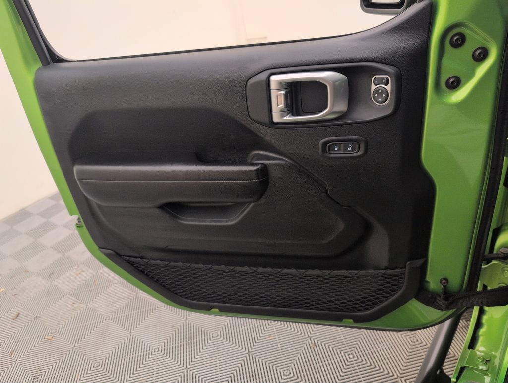 Used 2020 Jeep Wrangler Rubicon w/ LED Lighting Group AWD/4WD image 32