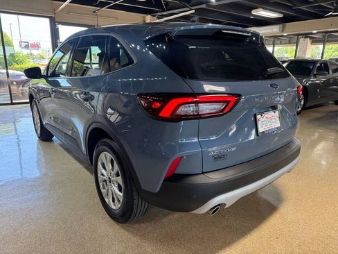 Used 2025 Ford Escape Active w/ Active Premium Tech Pack FWD image 5