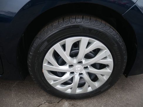 Used 2019 Toyota Corolla LE image 33