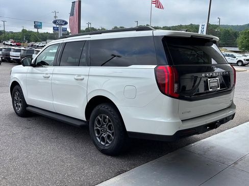 Used 2025 Ford Expedition Max Active AWD/4WD image 2
