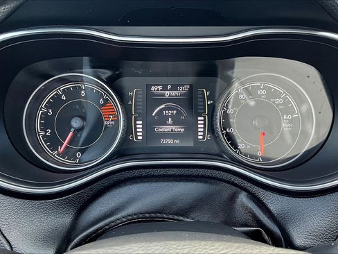 Used 2019 Jeep Cherokee Latitude Plus w/ Cold Weather Group image 8