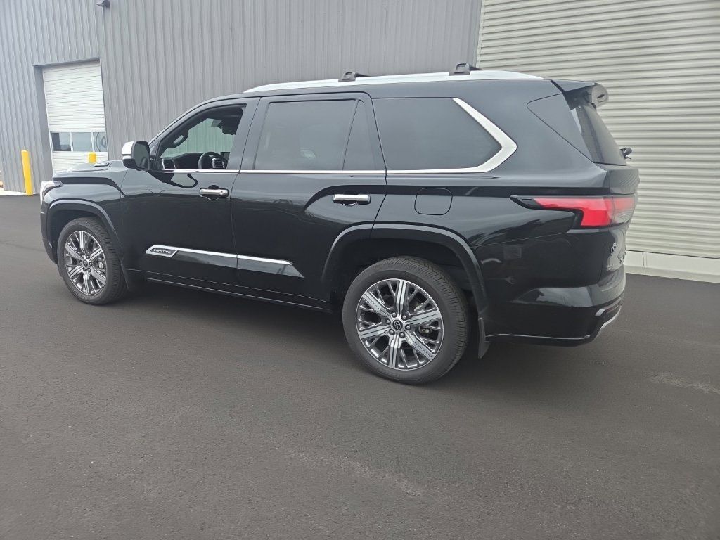 Used 2024 Toyota Sequoia Capstone AWD/4WD image 9