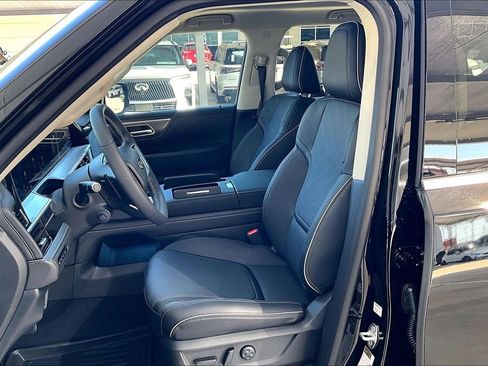 New 2026 INFINITI QX80 Luxe image 38