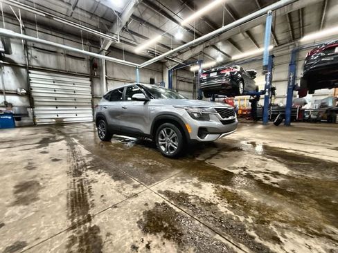 Certified 2023 Kia Seltos LX image 11