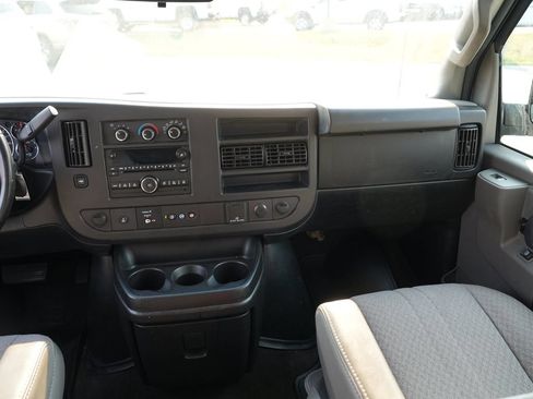 Used 2018 Chevrolet Express 3500 LT w/ LT Preferred Equipment Group RWD image 23