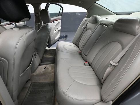 Used 2007 Buick Lucerne CXL w/ Luxury Package image 32