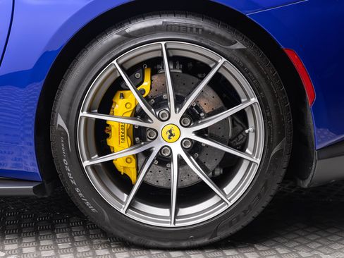 Used 2020 Ferrari 812 Superfast RWD image 57