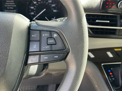 Used 2022 Toyota Sienna LE w/ LE Plus Package image 25