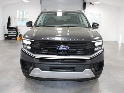 New 2026 Ford Expedition Platinum