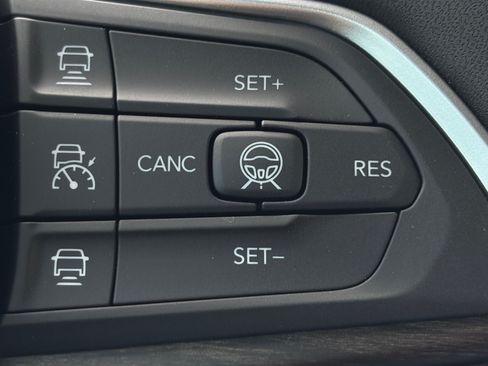 New 2026 Jeep Grand Cherokee Limited w/ Limited Altitude Package AWD/4WD image 26