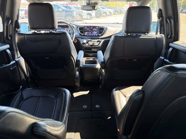 Used 2025 Chrysler Pacifica Select FWD image 36