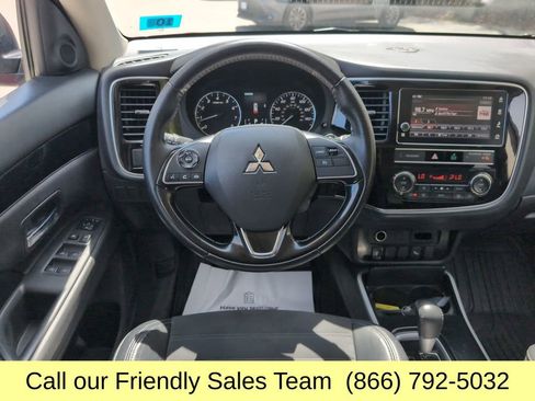 Used 2019 Mitsubishi Outlander SE AWD/4WD image 17