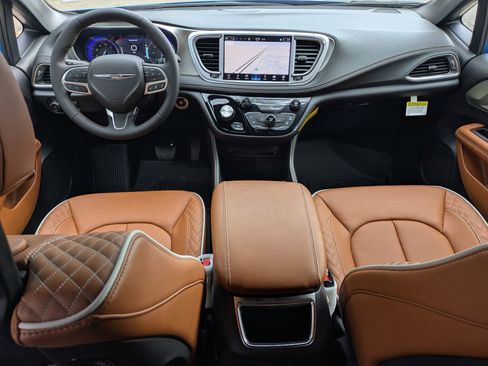 New 2026 Chrysler Pacifica Pinnacle FWD image 38