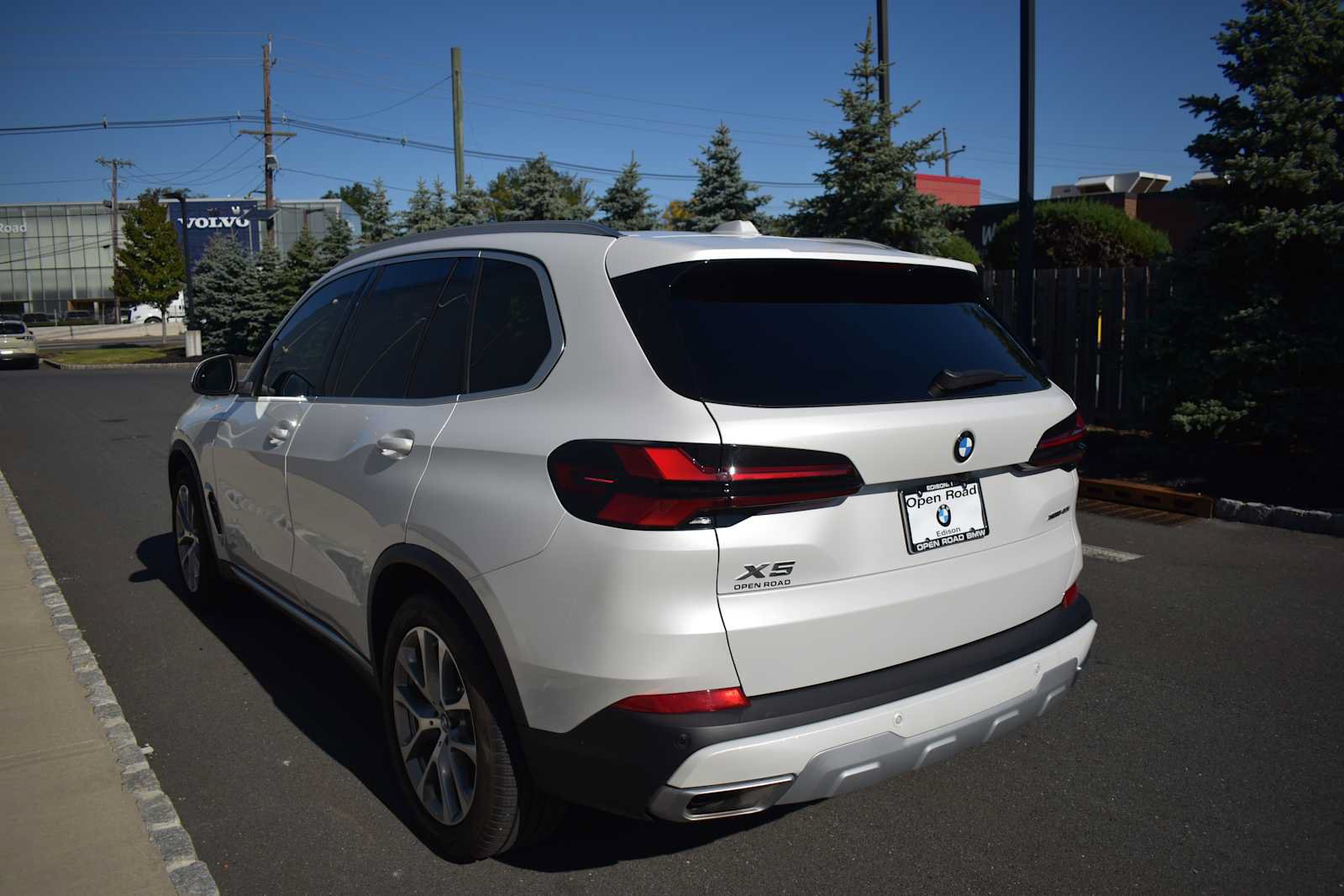 Used 2025 BMW X5 xDrive40i w/ Climate Comfort Package AWD/4WD image 7