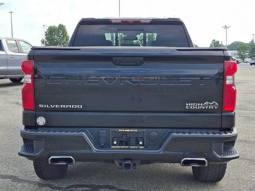 Used 2024 Chevrolet Silverado 1500 High Country w/ Z71 Off-Road Package AWD/4WD image 6