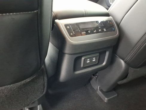 New 2026 Nissan Pathfinder SL image 28