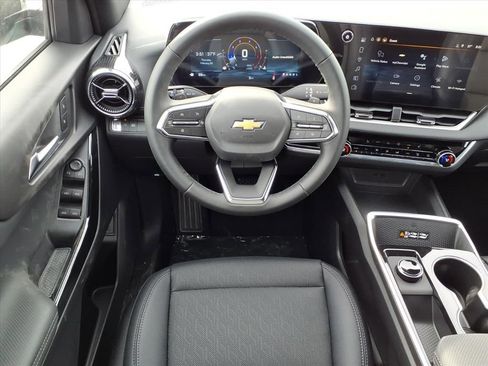 New 2026 Chevrolet Equinox LT w/ LPO, Floor Liner Package image 10