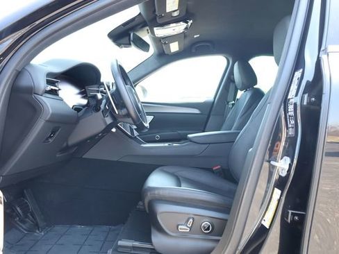 Used 2024 Maserati Grecale GT image 11