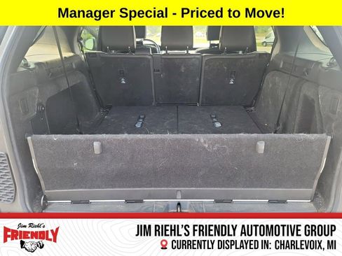 Used 2018 Land Rover Discovery SE image 33