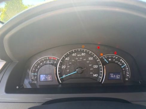 Used 2013 Toyota Camry LE FWD image 11