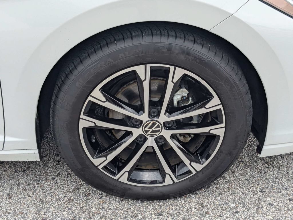 Used 2026 Volkswagen Jetta Sport FWD image 13