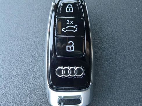 Used 2025 Audi Q7 3.0T Premium Plus image 31